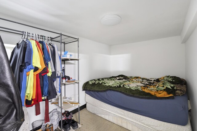 bedroom featuring carpet floors