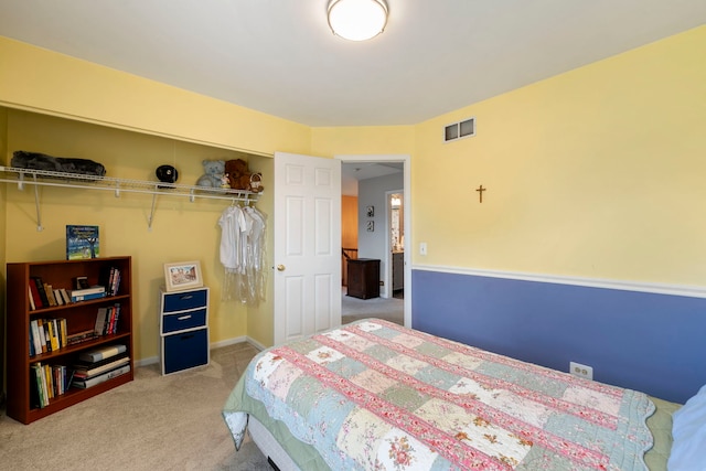 1125 Ironwood Ct, Elgin, IL 60120 - bedroom with carpet and a closet