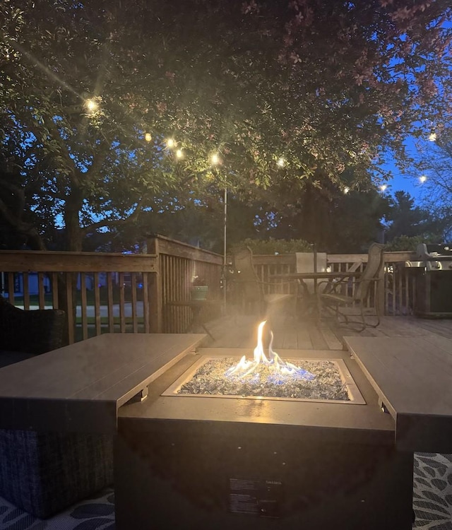 1125 Ironwood Ct, Elgin, IL 60120 - exterior view of a fire pit