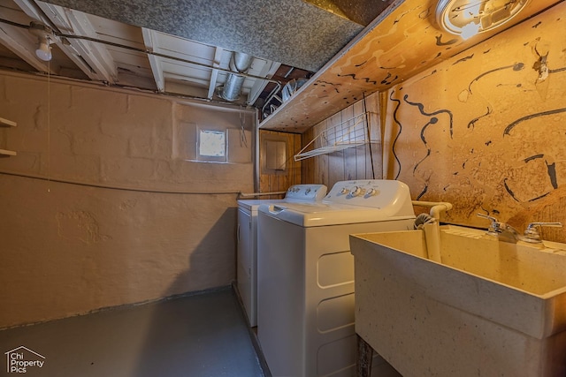 3525 N Ottawa Ave, Chicago, IL 60634 - laundry room with independent washer and dryer