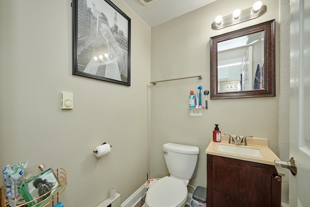 213 W Wisconsin St, Chicago, IL 60614 - bathroom with toilet and vanity