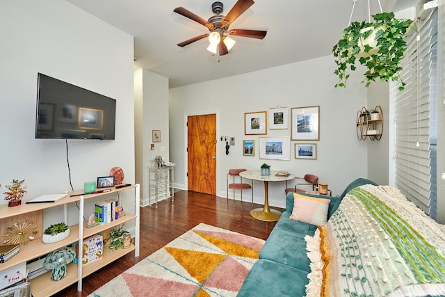 213 W Wisconsin St, Chicago, IL 60614 - living area featuring a ceiling fan, wood finished floors, and baseboards
