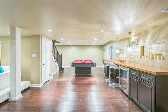 game room with beverage cooler, bar area, dark wood-style flooring, billiards, and recessed lighting