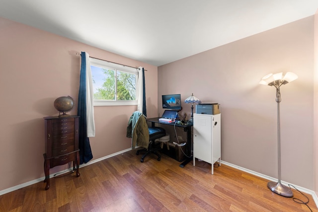 1984 Nottingham Ln, Wheaton, IL 60189 - home office featuring wood finished floors and baseboards