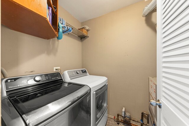 1984 Nottingham Ln, Wheaton, IL 60189 - clothes washing area featuring washing machine and clothes dryer