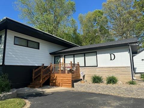 1415 Woodridge Dr, Danville, IL 61832 - view of front of house featuring a deck
