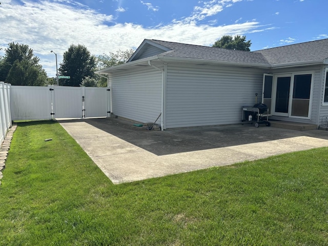 3991 Whispering Trails Dr, Hoffman Estates, IL 60192 - view of yard featuring a gate and a patio area