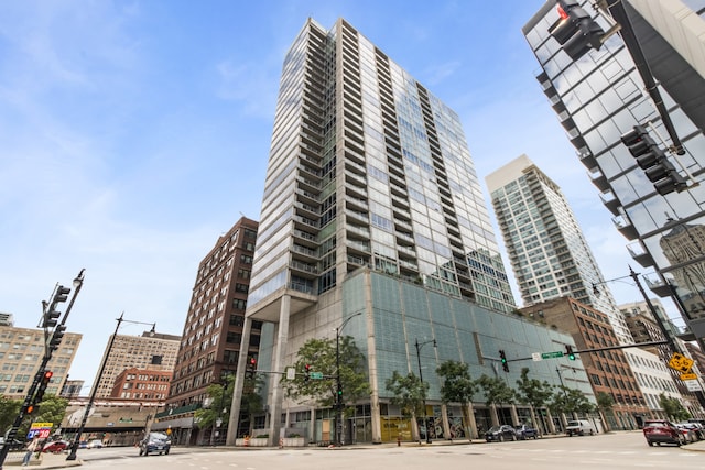 611 S Wells St Unit 1804, Chicago, IL 60607 - photo 1