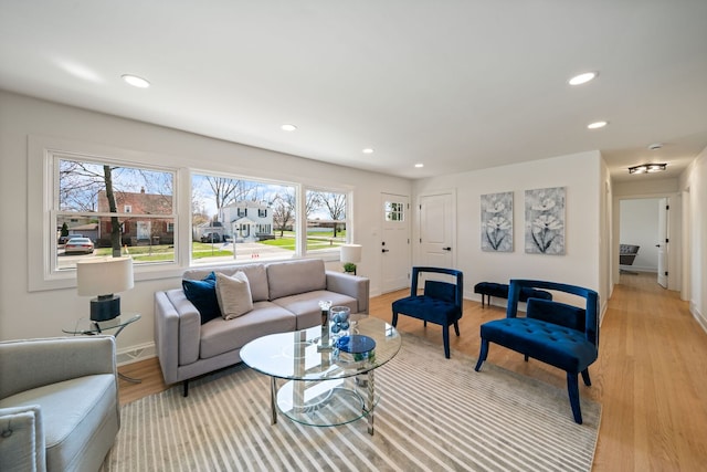 220 E Washington St, Des Plaines, IL 60016 - living area featuring recessed lighting, light wood-style flooring, and baseboards
