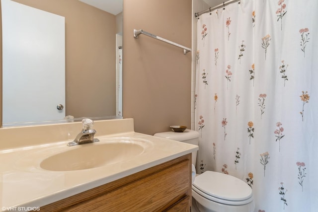 1449 Mesa Dr, Bolingbrook, IL 60490 - full bathroom featuring toilet, vanity, and a shower with curtain