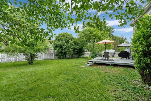1545 London Ct, Naperville, IL 60563 - view of yard featuring a deck
