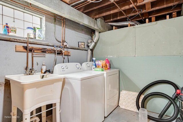 8724 S Jeffery Blvd, Chicago, IL 60617 - laundry room with washer and clothes dryer