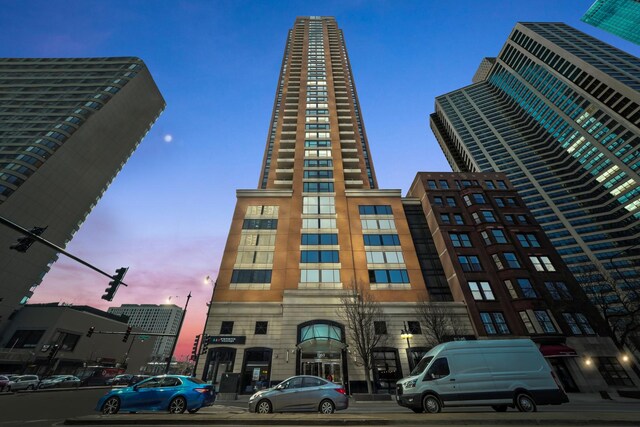 1160 S Michigan Ave Unit 1005, Chicago, IL 60605 - view of property at dusk