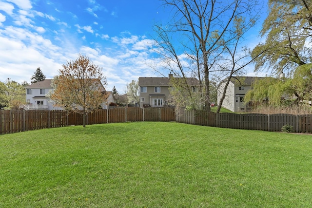 view of yard with a residential view
