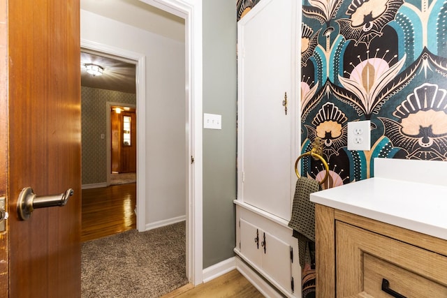 315 W Bennett St, Pontiac, IL 61764 - bathroom with baseboards and wallpapered walls