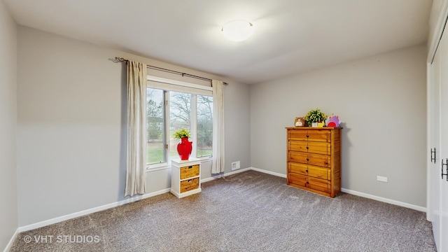 1375 Atkinson Rd, Green Oaks, IL 60048 - bedroom featuring carpet flooring and baseboards