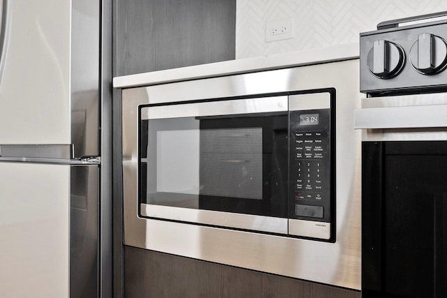 2700 W Jackson Blvd, Chicago, IL 60612 - kitchen view of stainless steel microwave