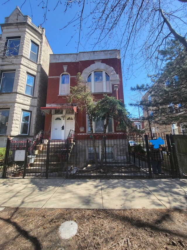 1331 N Campbell Ave, Chicago, IL 60622 - view of front of home with a fenced front yard