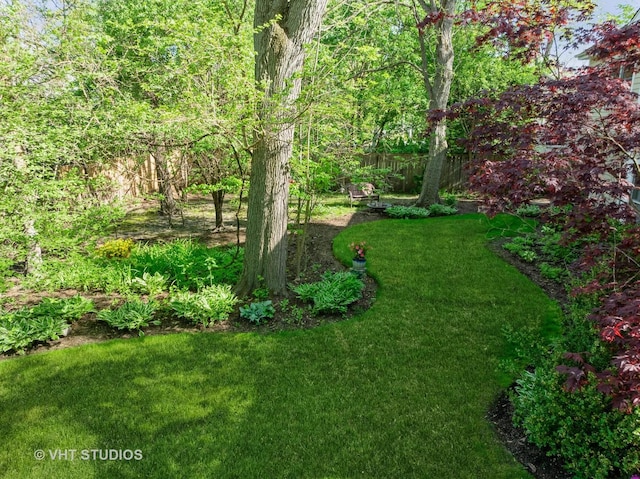 630 Juniper Rd, Glenview, IL 60025 - view of green lawn