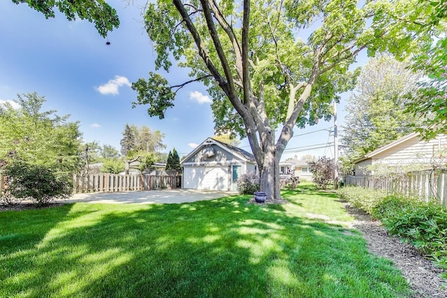 35 Keystone Ave, River Forest, IL 60305 - view of yard with a detached garage
