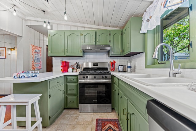 10632 Ventura Blvd, Machesney Park, IL 61115 - kitchen featuring stainless steel appliances, green cabinets, a sink, a peninsula, and wood ceiling
