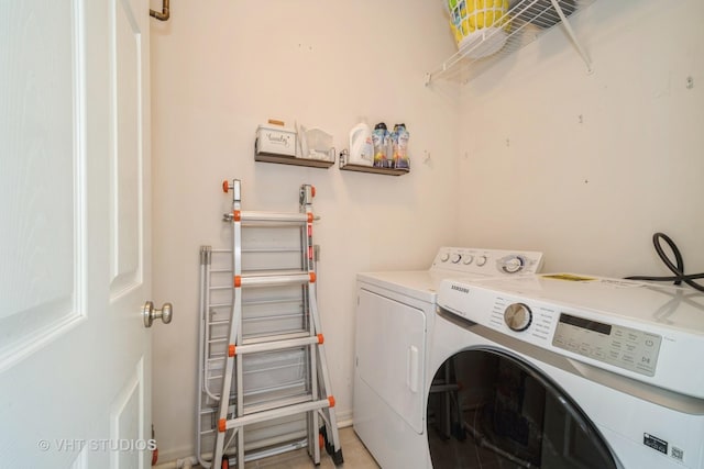 1098 N Claremont Dr Unit 1, Palatine, IL 60074 - laundry area featuring washer and clothes dryer