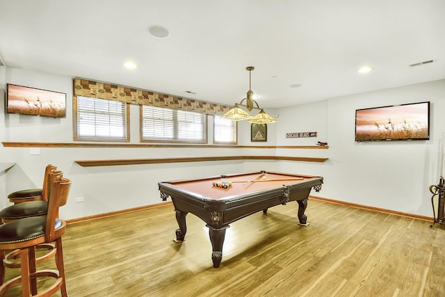 recreation room with light wood-style flooring, baseboards, billiards table, and recessed lighting