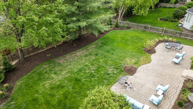 424 Dilorenzo Dr, Naperville, IL 60565 - view of yard featuring a patio