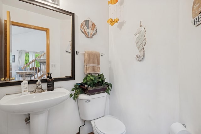 4 W Tall Oak Dr, Hainesville, IL 60073 - half bath featuring toilet