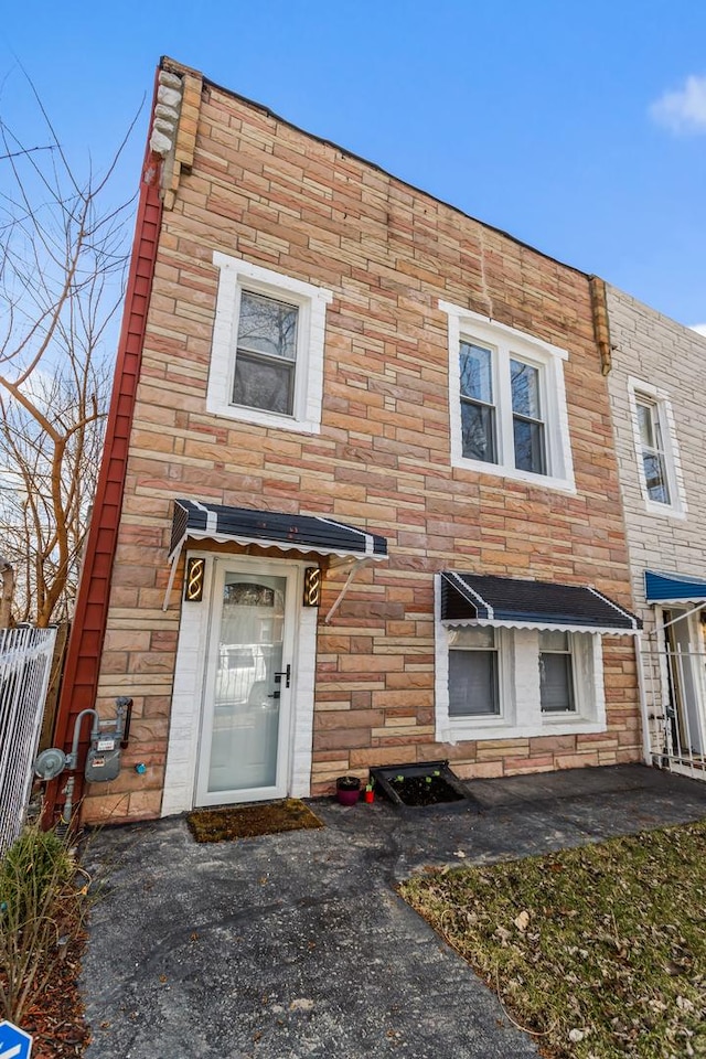 3719 W Ferdinand St, Chicago, IL 60624 - photo 1