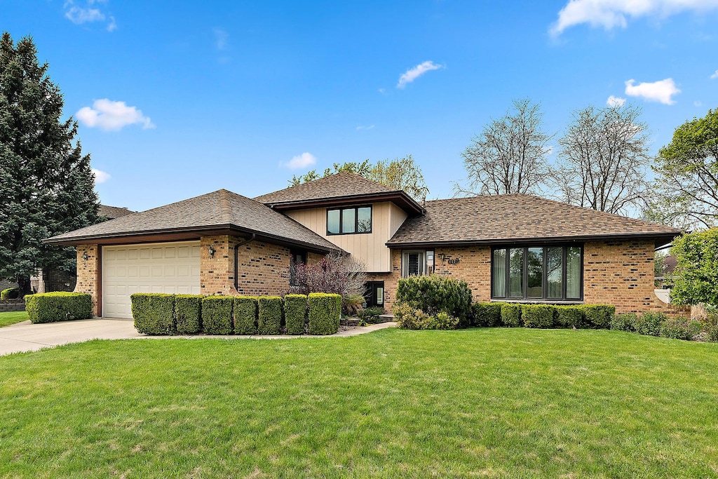 8120 Cherokee Trl, Tinley Park, IL 60477 - photo 1