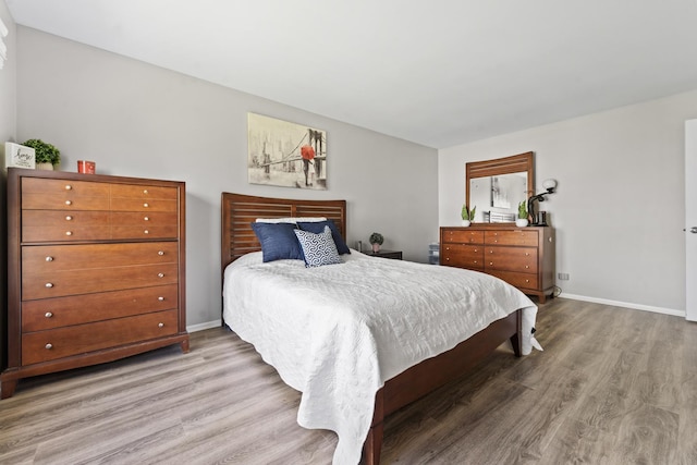 413 Caren Dr, Buffalo Grove, IL 60089 - bedroom with wood finished floors and baseboards