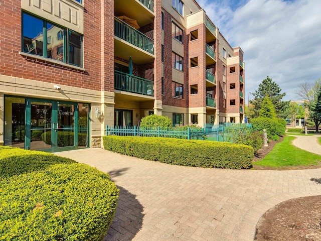 5 W Central Rd Unit 512, Mount Prospect, IL 60056 - view of apartment building / complex