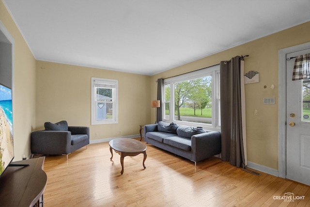 827 Lakewood Pl, Aurora, IL 60506 - living area featuring wood finished floors and baseboards