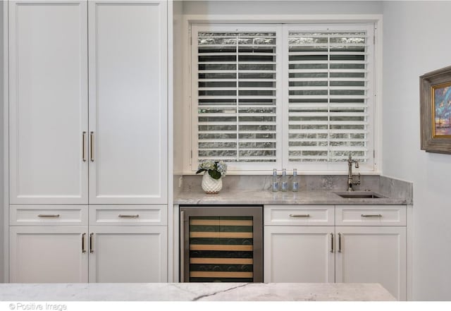 1241 W Dickens Ave, Chicago, IL 60614 - indoor wet bar featuring wine cooler