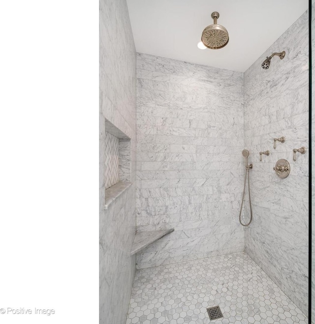 1241 W Dickens Ave, Chicago, IL 60614 - full bathroom with a tile shower