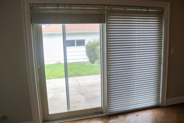 401 Dewey Ave, Evanston, IL 60202 - photo 8