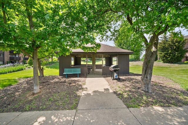 1502 Woodbridge Rd Unit 1D, Joliet, IL 60436 - surrounding community featuring a gazebo and a yard