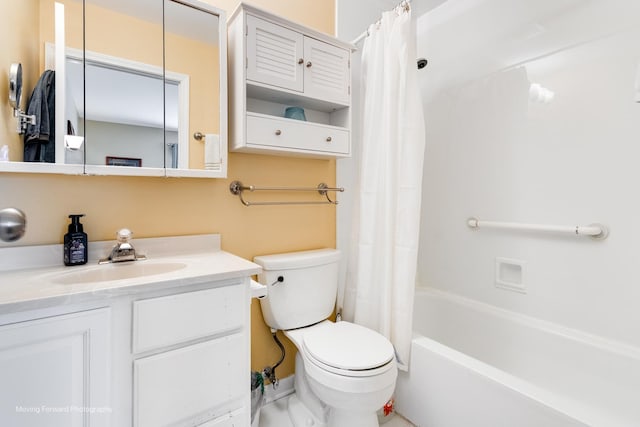 37 W Devon Ave, Glendale Heights, IL 60139 - full bathroom featuring toilet, vanity, and shower / bathtub combination with curtain