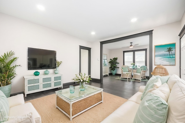living room with wood finished floors, ceiling fan, recessed lighting, and baseboards