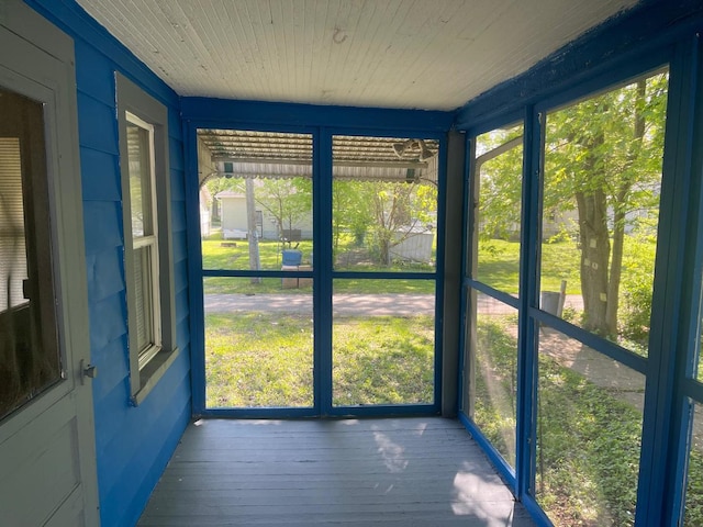 244 N 7th Ave, Kankakee, IL 60901 - view of unfurnished sunroom