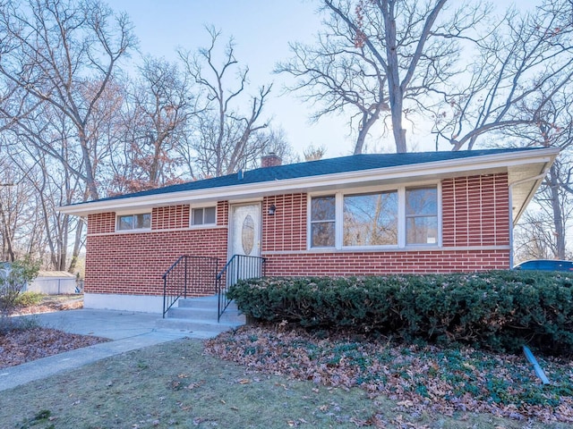 191 Juneway Ter, Lake Bluff, IL 60044 - view of front of property featuring brick siding and a chimney