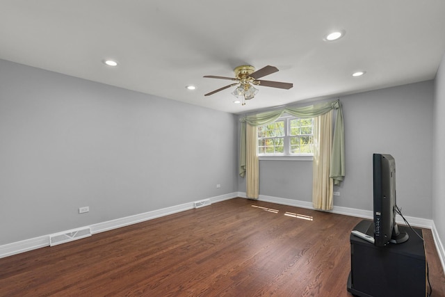 186 Sunrise Dr, Wheeling, IL 60090 - unfurnished living room with ceiling fan, recessed lighting, wood finished floors, and baseboards