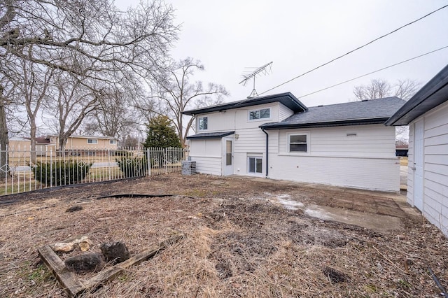 640 Enterprise Rd, Chicago Heights, IL 60411 - rear view of property with fence