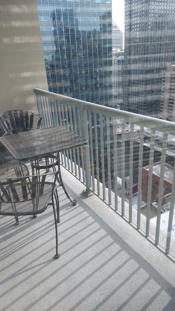 345 N La Salle Dr Unit 3305, Chicago, IL 60654 - view of balcony