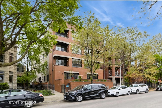 934 W Cuyler Ave Unit 2D, Chicago, IL 60613 - view of building exterior