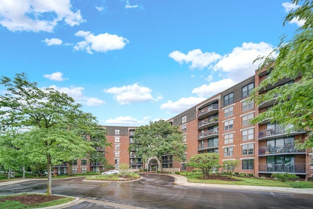 511 Aurora Ave Unit 413, Naperville, IL 60540 - view of apartment building / complex