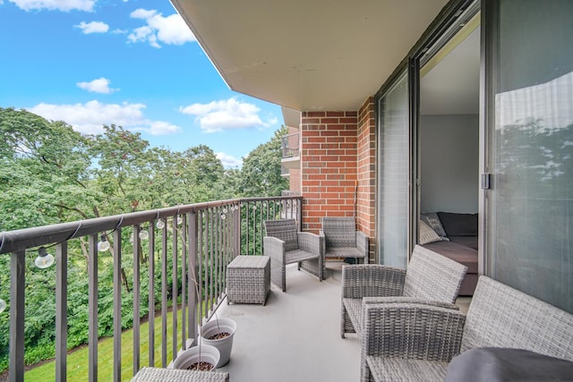 511 Aurora Ave Unit 413, Naperville, IL 60540 - view of balcony