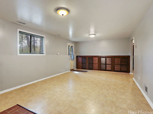 1291 Banbury Rd, Mundelein, IL 60060 - below grade area with baseboards