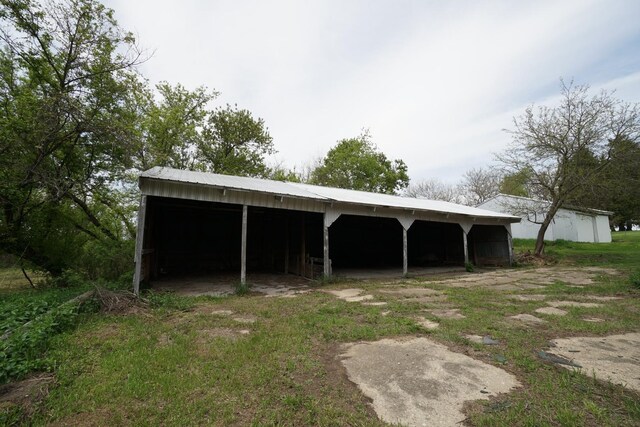 1511 Becker School Rd, Freeport, IL 61032 - view of pole building featuring a carport